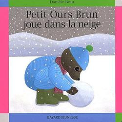 Petit Ours Brun joue dans la neige. 3e édition - Photo zoomée