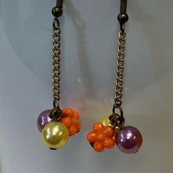 Boucles d'oreilles avec perles et breloques fleurs recyclées - Photo 0