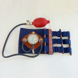 Tensiomètre mécanique à sangle vintage - E. Spengler  - Photo 0