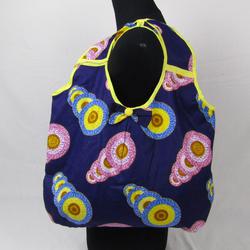 Upcycling - Sac violet Tote bag en toile style wax noeud papillon fait main - Photo zoomée