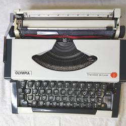 Machine à écrire Olympia Traveller De Luxe - Photo 1