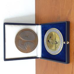 Ensemble 2 médailles d'honneur et de Force ouvrière en bronze - Photo 0