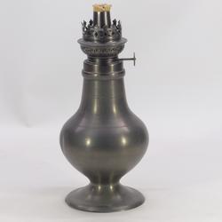 Ancienne XXème lampe a huile étain - Photo 0