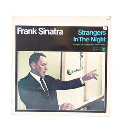 Album FRANK SINATRA " strangers in the night" 1966 en vinyle 33tours  - Photo 0