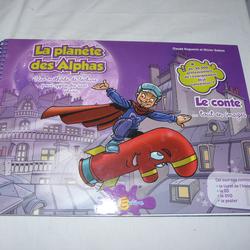 Le grand livre du conte "La Planète des Alphas" - Livre format A3 + CD audio + DVD du dessin animé + posters - Photo 0