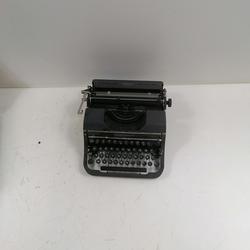 Ancienne machine à écrire Underwood - Photo 1