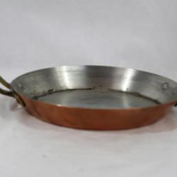 Poêle en cuivre étamé avec 2 poignées en laiton - Photo zoomée