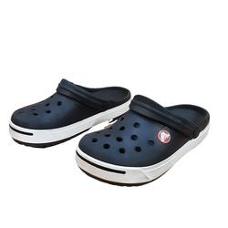 Chaussures noire pour enfant - "Crocs"  - Photo 1