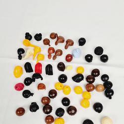 Playmobil pièces détachées- 68 cheveux de divers couleurs et longueurs  - Photo zoomée