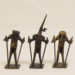 Série de douze statuettes hommes animaux en bronze provenance du Ghana - Photo 1