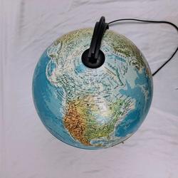Globe terrestre lumineux - Photo 1