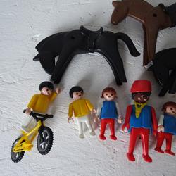 Lot "Playmobil, personnages et chevaux"  - Photo 1