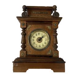 Horloge pendule en bois  - Photo 0
