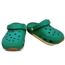 Chaussures vertes pour enfant - "Crocs"  - Photo 1