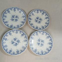 Lot de 4 assiettes RIVANEL en opaline blanches et bleues motifs floraux - Photo 1