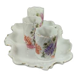 Lot de 3 petites tasses à thé et leur plateau en porcelaine - décor fleuri - Photo 1