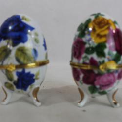 Lot de 2 boites à bijoux en porcelaine en forme d’œuf  - Photo zoomée