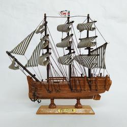 Maquette en bois du navire "Thonier"  - Photo 0