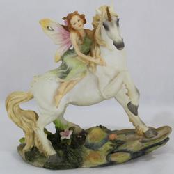Figurine Romantic Fairies Une fée à cheval - Photo 0