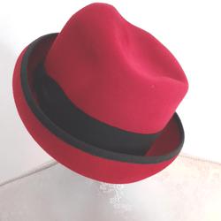 Chapeau rond rouge  - Photo 0