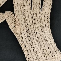 Gants beige en crochet - fait main - raffiné - pour les petites mains - brodé - fait main artisanal  - Photo 1