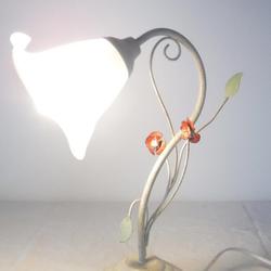 Lampe tulipe au style florentin - Photo zoomée