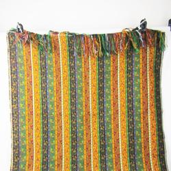 Tissu déco phasis multicolore est orné de motifs ethniques traditionnels utilisés sur les kilims anatoliens. - Photo 0