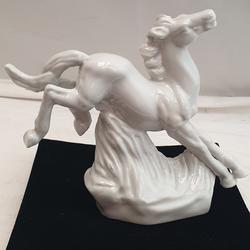 Statuette cheval en porcelaine  - Photo 0