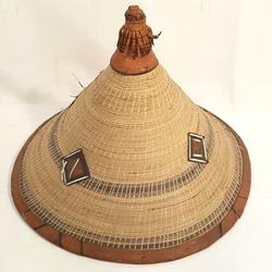 Chapeau Dogon Art africain paille et cuir - Photo zoomée