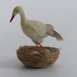 Figurine décorative cigogne sur son nid - détaillé style naturalisme - Photo 0