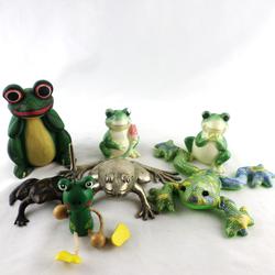 lot de 7 grenouilles de différentes formes et de matiéres  - Photo 0
