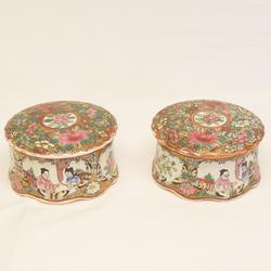Duo de boites anciennes en porcelaine décor floral et style asiatique - Photo 0