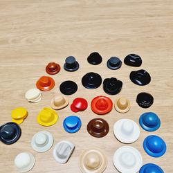 Playmobil accessoires sachet de 30 casques et casquettes divers - Photo zoomée