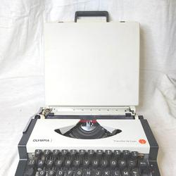Machine à écrire Olympia Traveller De Luxe - Photo 0