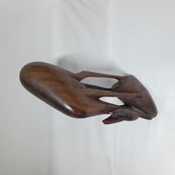 Sculpture Biche en bois taillé - Photo 1