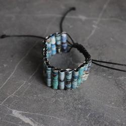 Bracelet shamballa en perles de papier magazine upcyclé - TRËMA - Photo 1