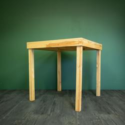 Table carrée en bois recyclé  - Photo 0