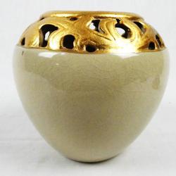 Vase en céramique dorée - Photo 0