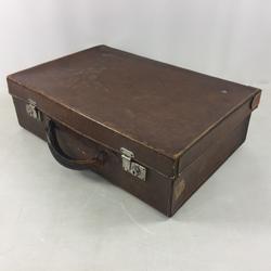 Ancienne valise en cuir - Photo 1