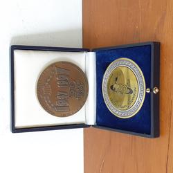 Ensemble 2 médailles d'honneur et de Force ouvrière en bronze - Photo 1