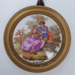 Petite plaque ronde vintage de limoges couple Fragonard Painting . - Photo 0