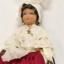 Petite poupée - 18 cm - poupée de collection - rouge - violine - dentelle - poupée folklorique  - Photo 1