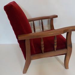 fauteuil enfant en bois et velours rouge  - Photo 1