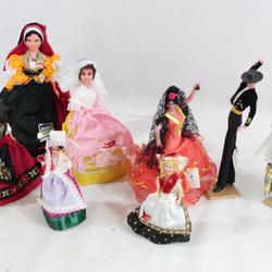 Lot de 08 poupées folkloriques  - Photo 1