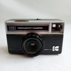 Appareil photo - 77 x "Instamatic camera " - Kodak avec sa housse - Photo 1