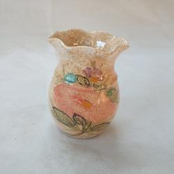 Petite vase bords ondulés en céramique  - Photo 0