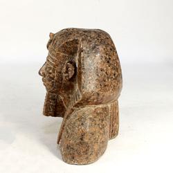 Buste en pierre de Pharaon - Photo 1