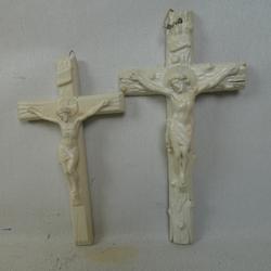 Lot de 2 Crucifix en Porcelaine Repeint(Imitation bois) - Photo 1