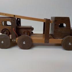 Camion porte voiture artisanal et sa voiture en bois - Photo 1