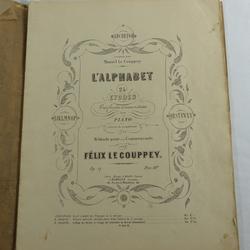 L'alphabet : 25 études très faciles et sans octaves pour piano servant de complément à la méthode pour les commençants par Félix Le Couppey  - Photo 0